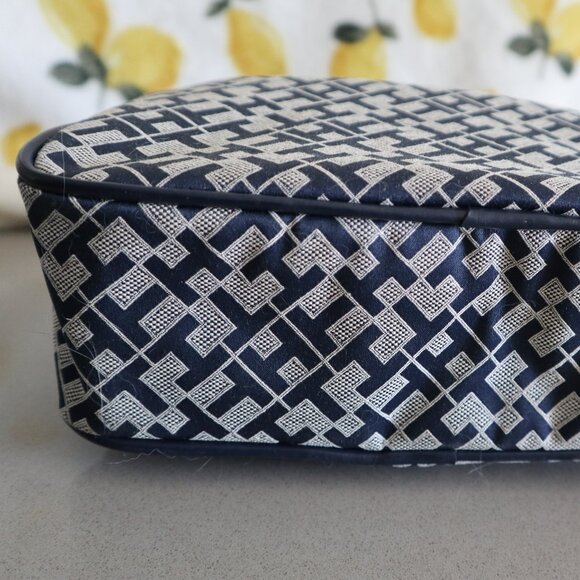 Tommy Hilfiger Crossbody Fabric Bag - Picture 5 of 13